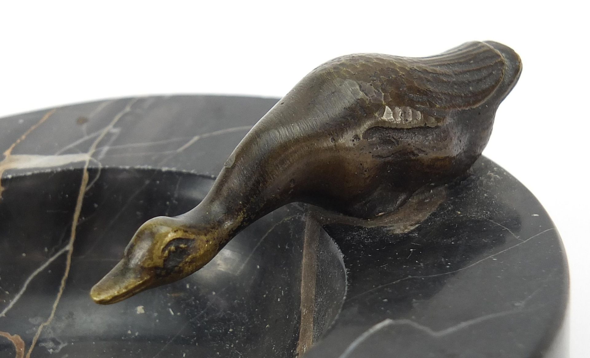 Art Deco marble dish mounted with a bronze duck 10cm in diameter - Image 2 of 4