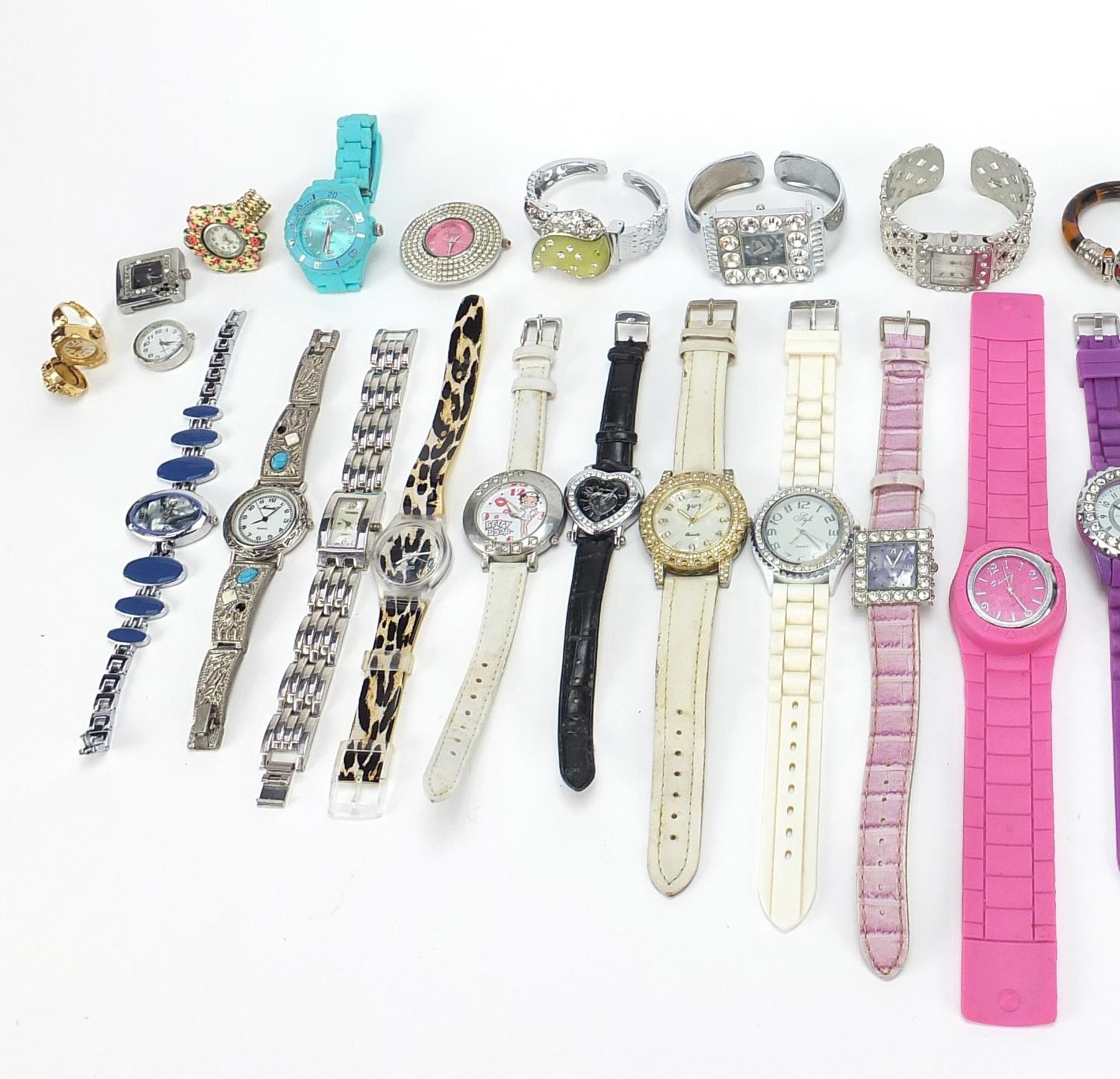 Collection of ladies dress wristwatches and ring watches including Betty Boop - Bild 2 aus 4