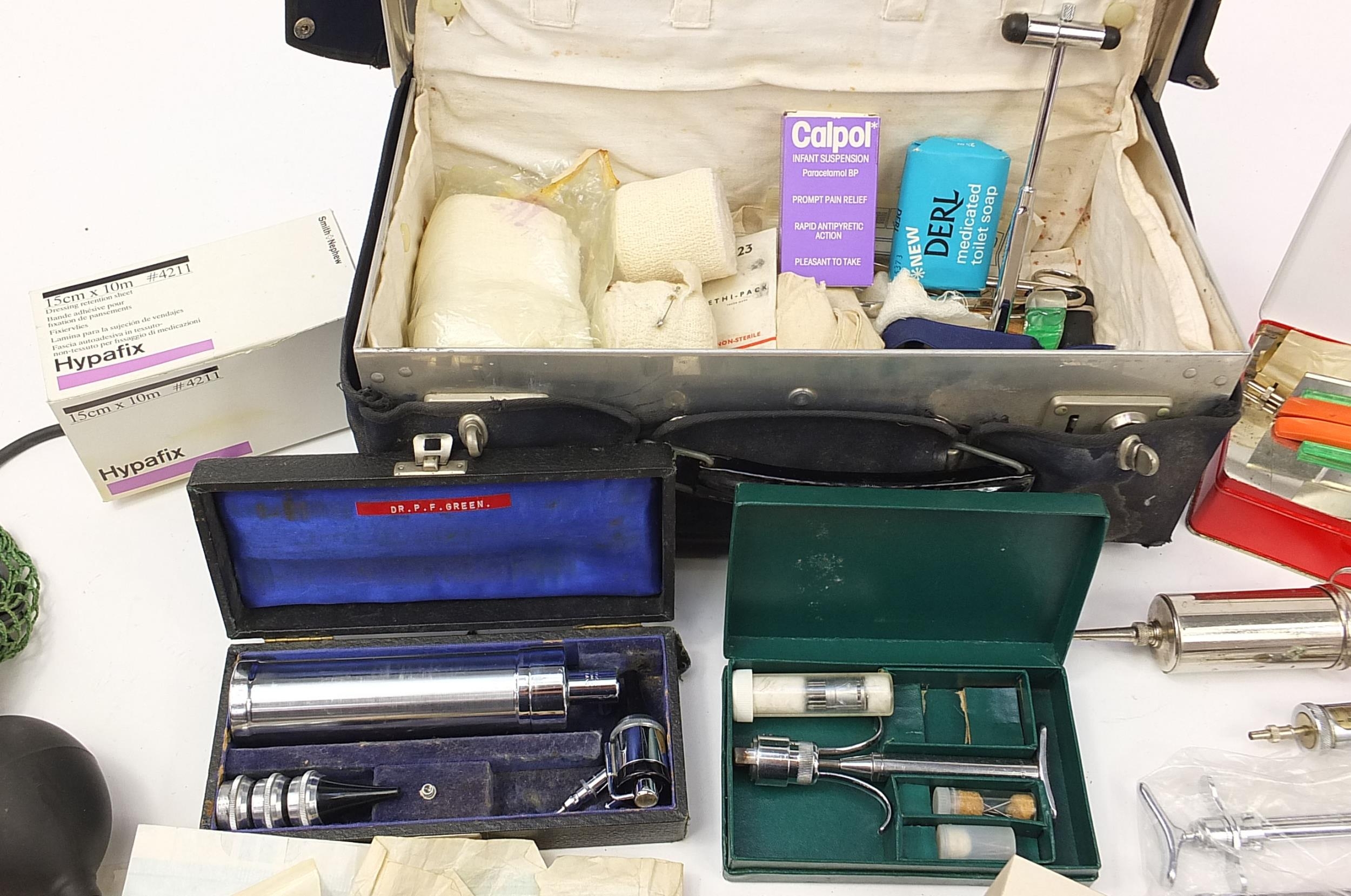 Collection of vintage and later medical instruments and equipment including syringes, knives and - Image 8 of 8