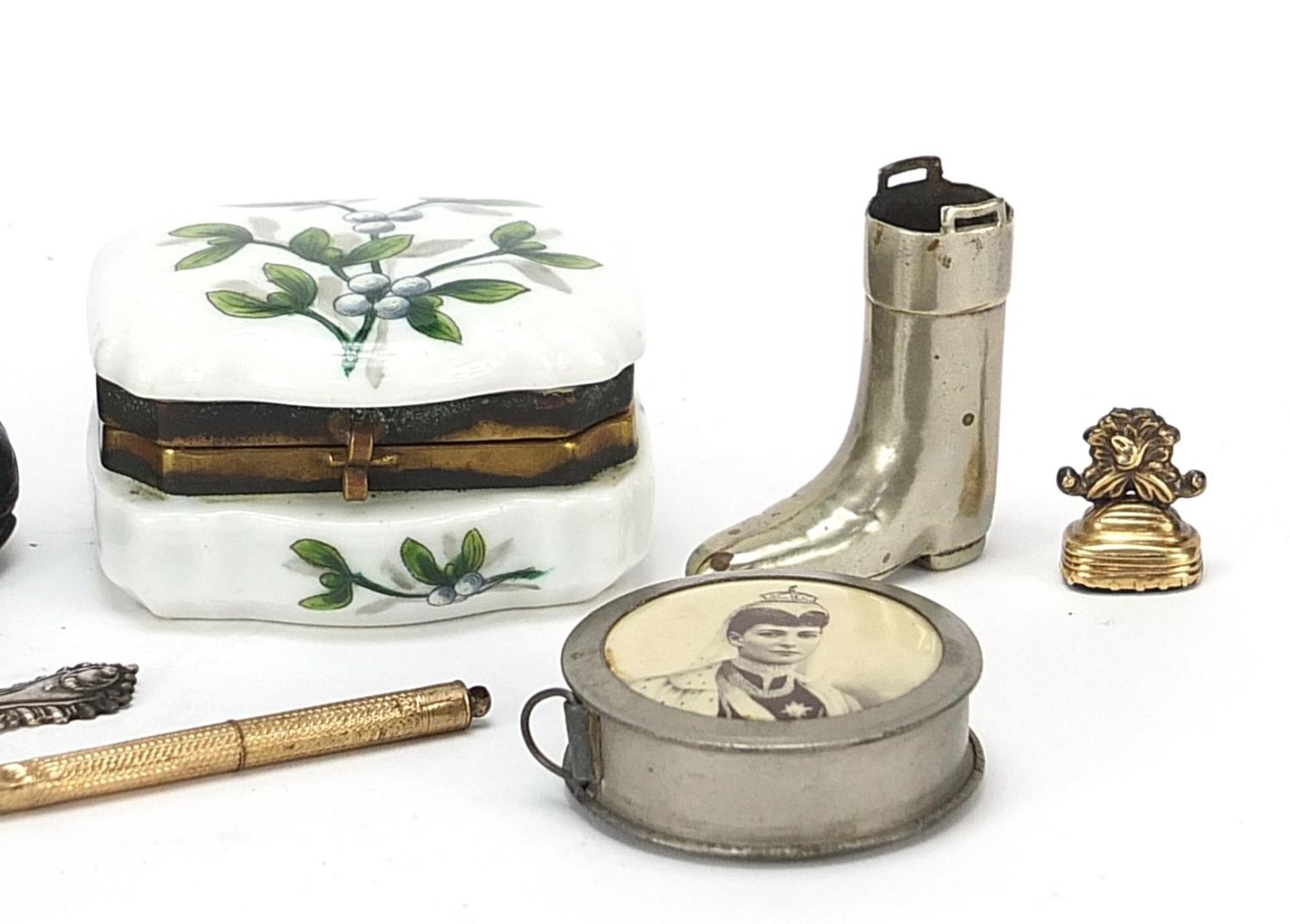 Objects to include an Edwardian tape measure with Queen Alexandra, silver mustard spoon, metal boot, - Image 3 of 7