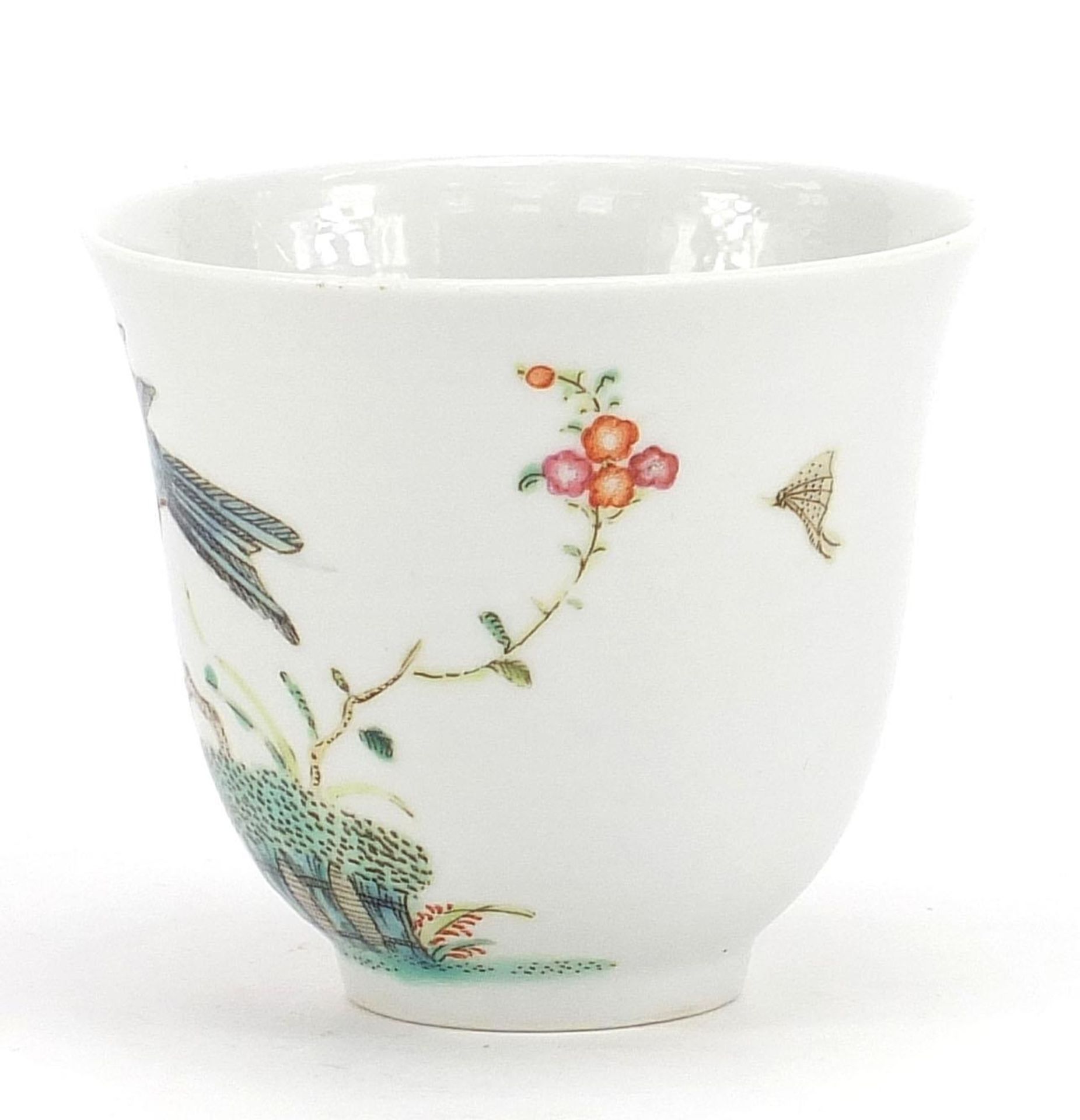 Good Chinese porcelain tea cup, finely hand painted in the famille rose palette with birds amongst - Image 2 of 7