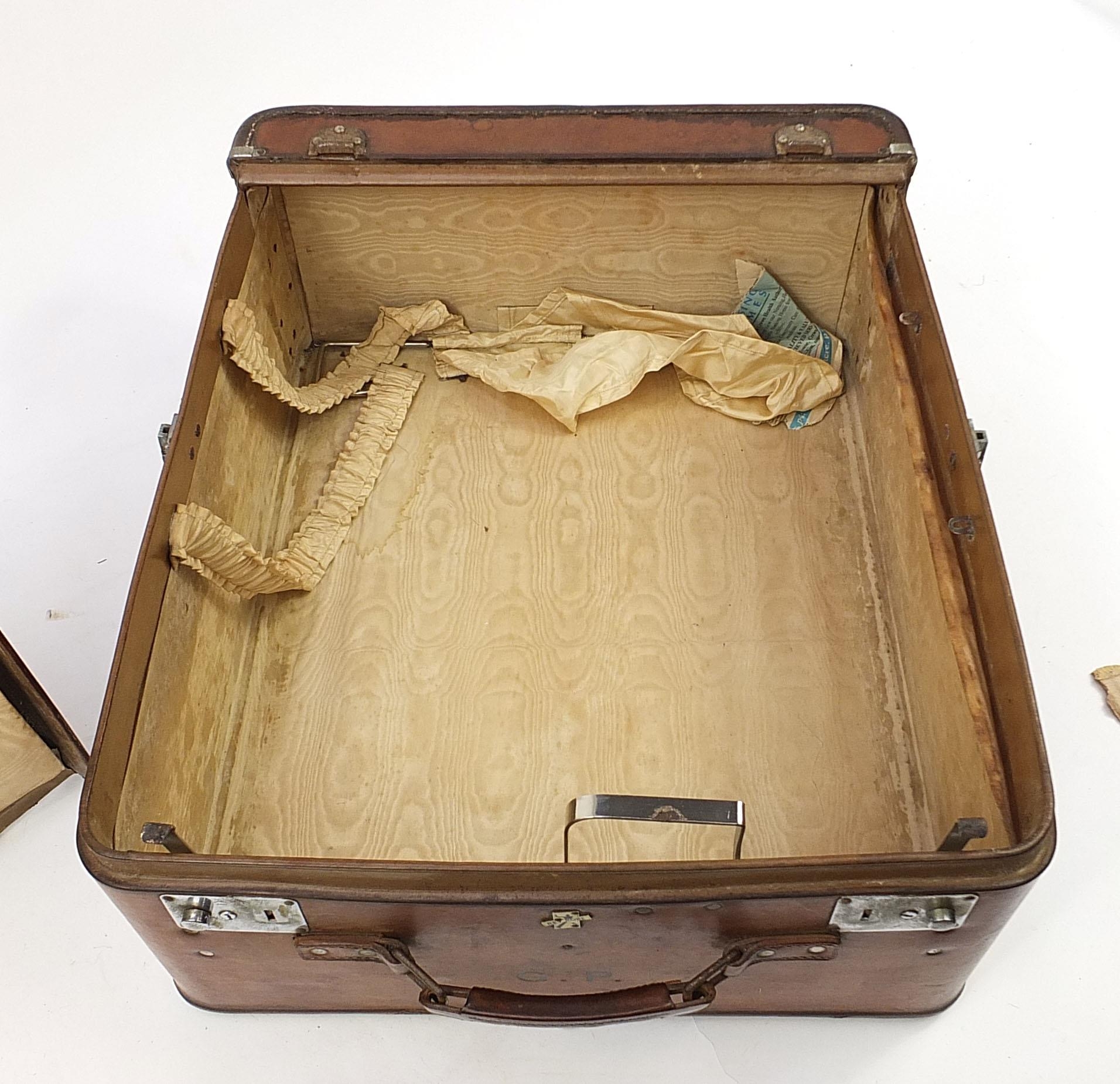 Vintage Rev Robe leather case impressed GP, 24cm H x 48.5cm W x 59cm D - Image 7 of 10