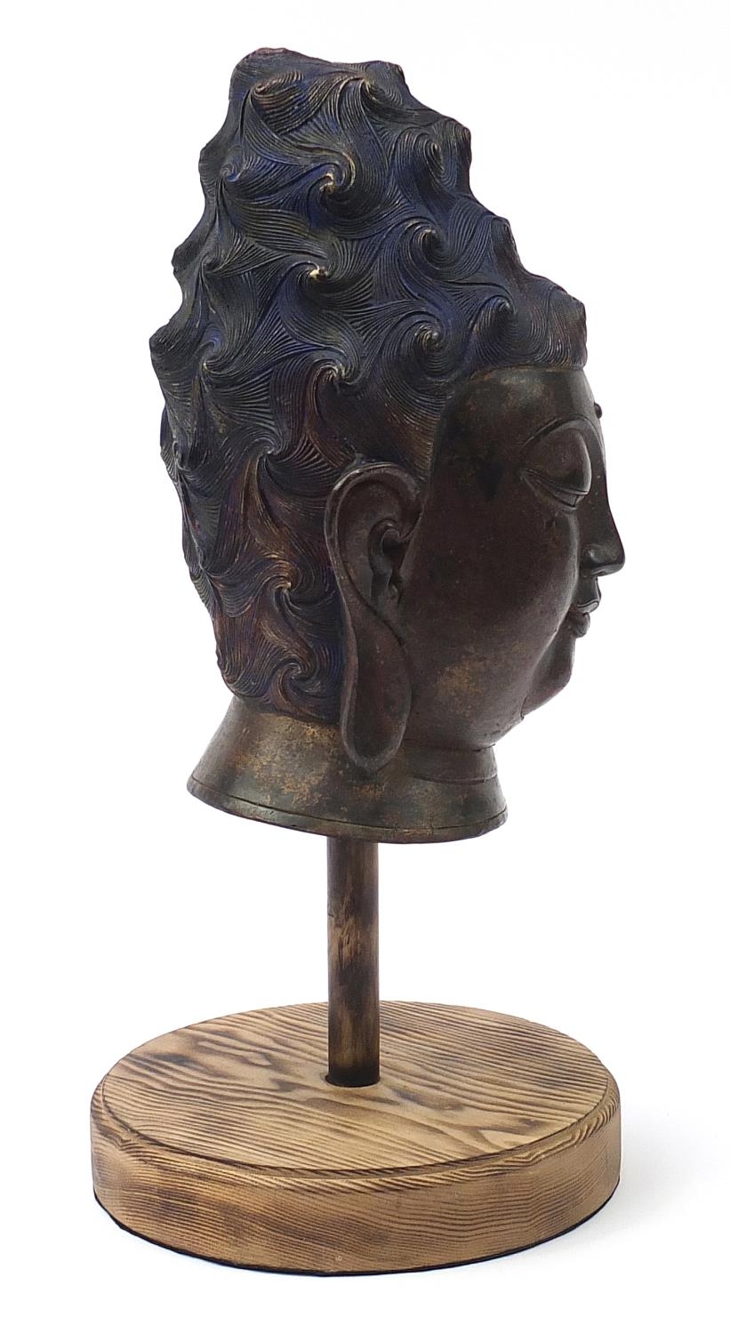 Chinese patinated bronze head of Buddha, overall 53cm high - Image 4 of 6