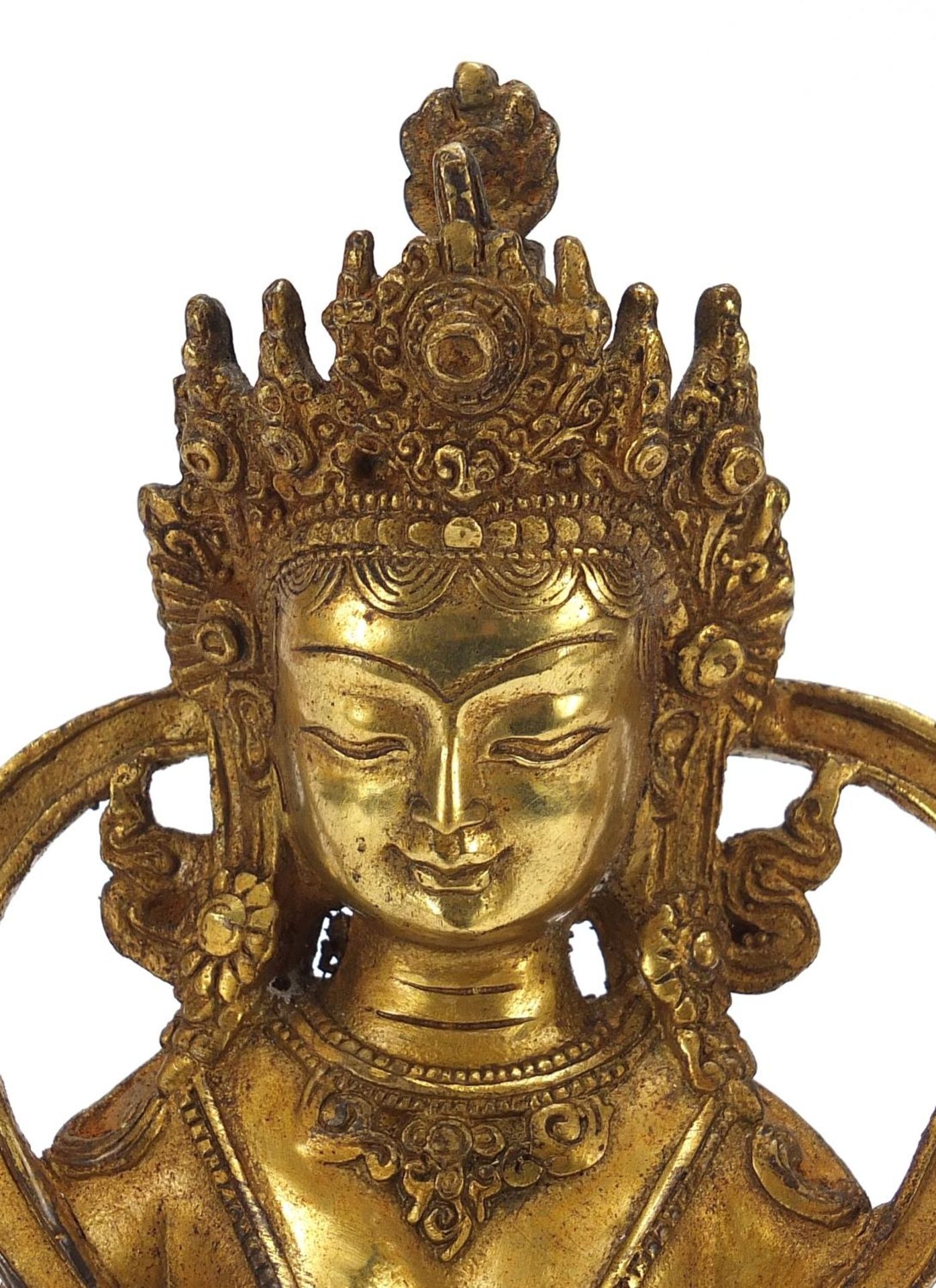 Chino Tibetan gilt bronze figure of buddha, 22cm high - Bild 2 aus 8