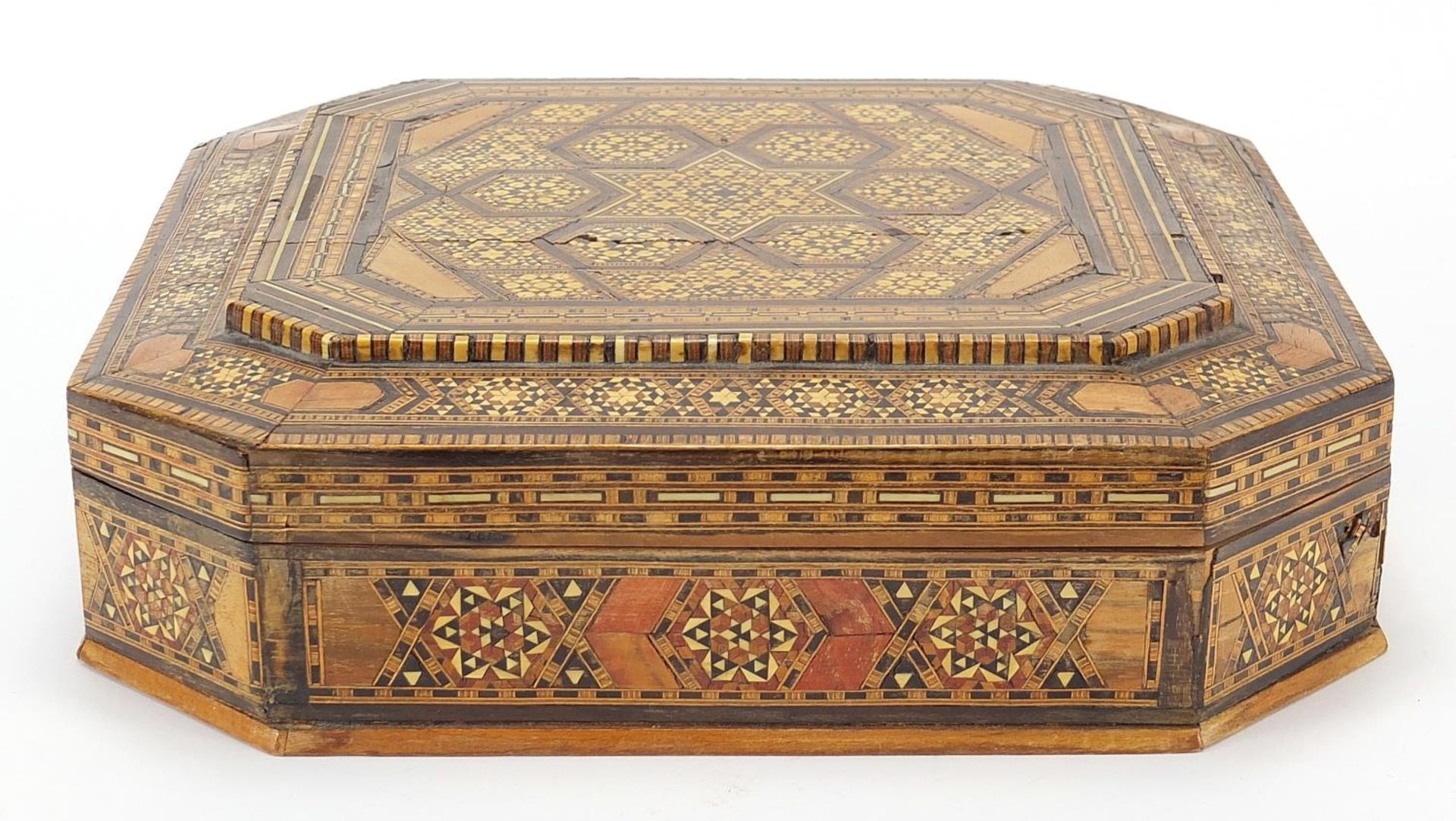 Syrian Moorish design casket with floral inlay, 8.5cm H x 28.5cm W x 29.5cm D - Image 4 of 8