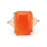 9ct gold carnelian ring, size M, 2.3g