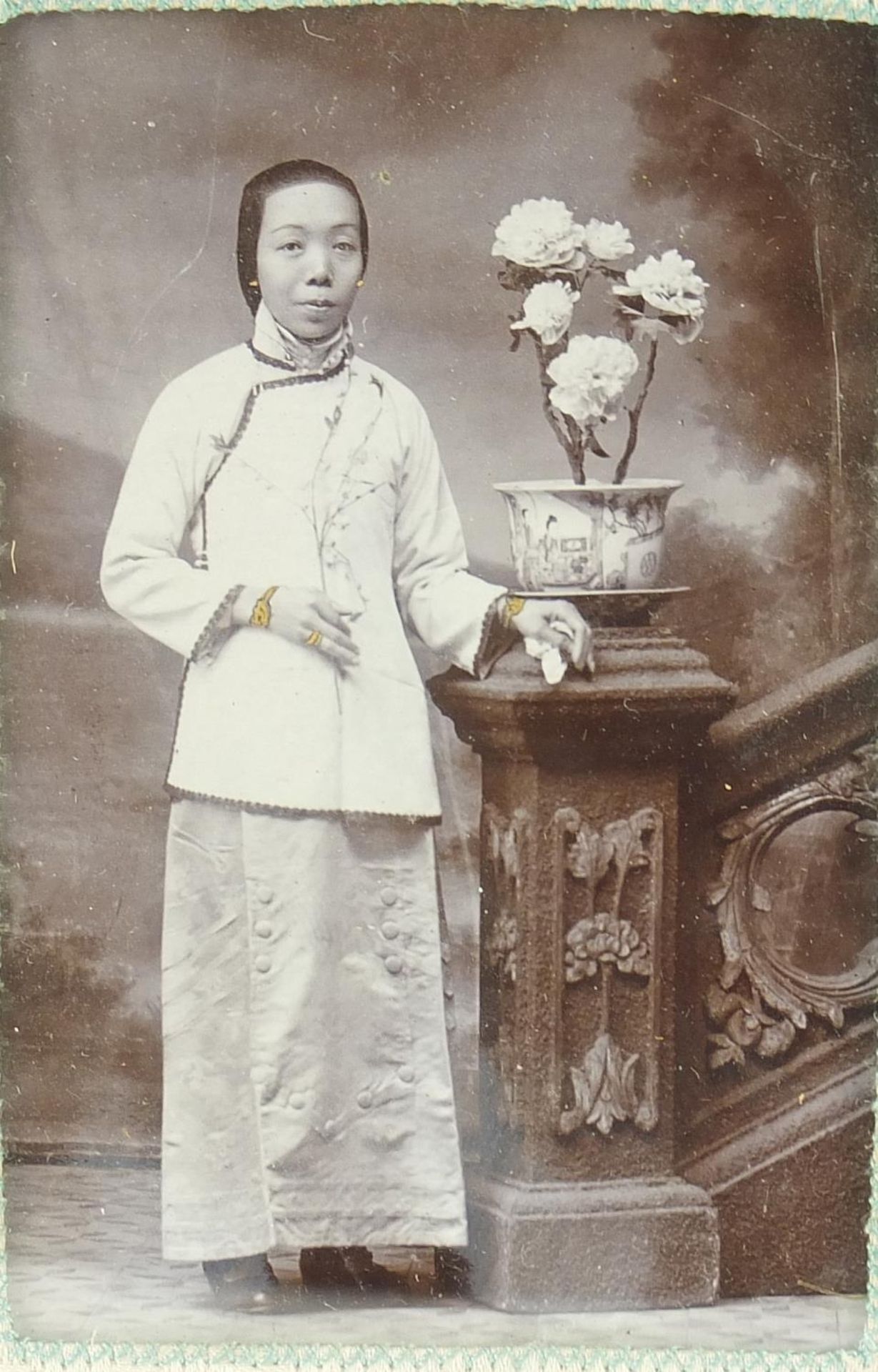 Chinese hardwood screen with mother of pearl inlay housing a black and white photograph of a - Image 3 of 5