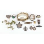 Antique and later jewellery including a silver mounted cameo depicting a figure on horseback slaying