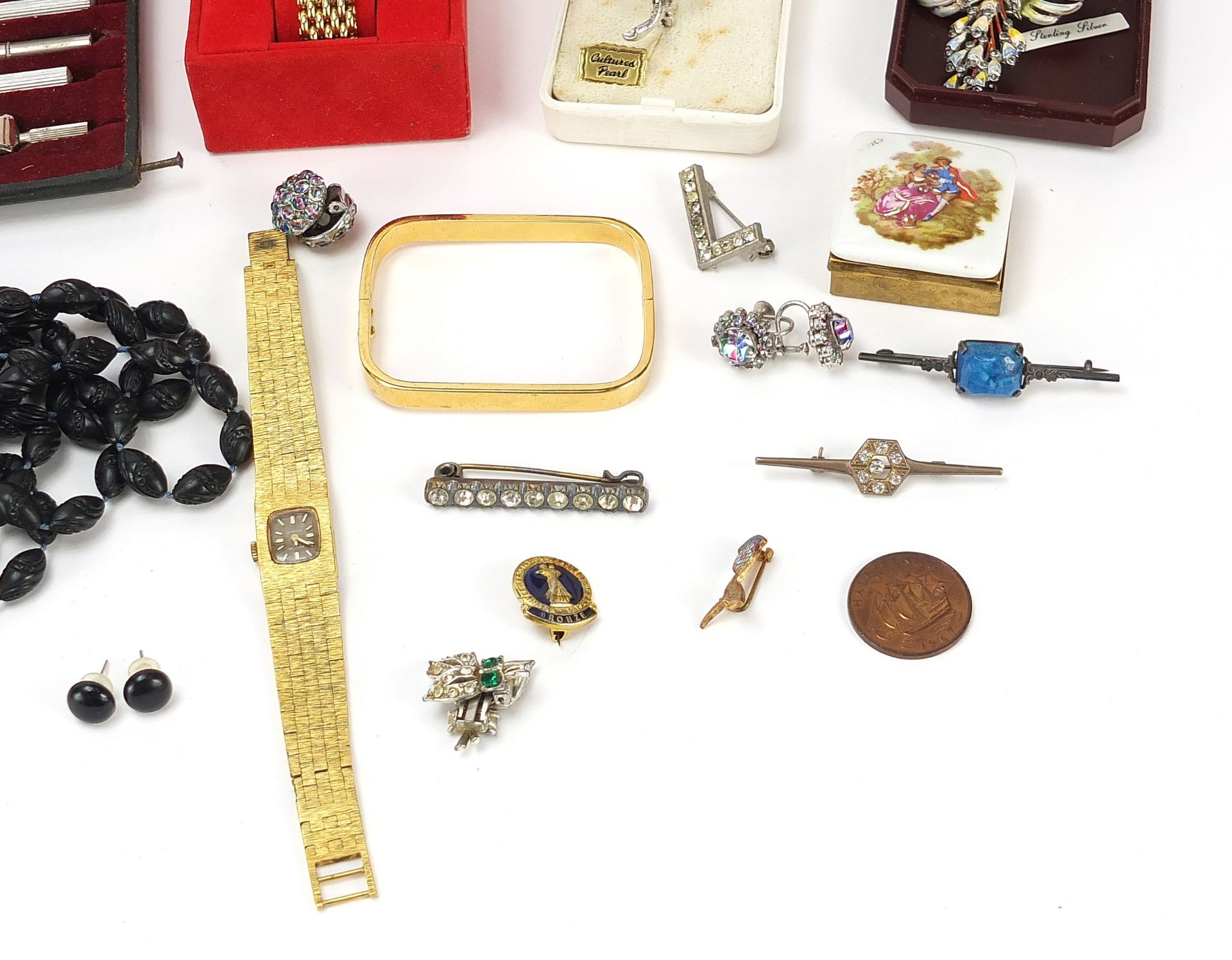 Vintage and later costume jewellery including ladies wristwatches, simulated pearls in a Lotus - Image 6 of 6