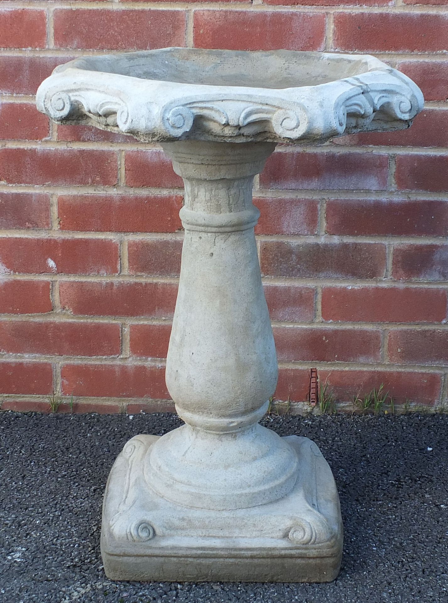 Stoneware garden pedestal birdbath, 67cm high - Image 3 of 3