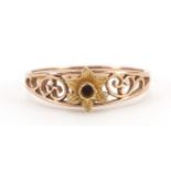 Clogau 9ct Welsh gold flower head ring, size N, 1.6g