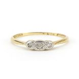 18ct gold and platinum diamond three stone ring, size M, 1.1g