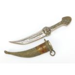 Middle Eastern dagger with scabbard, 22cm in length