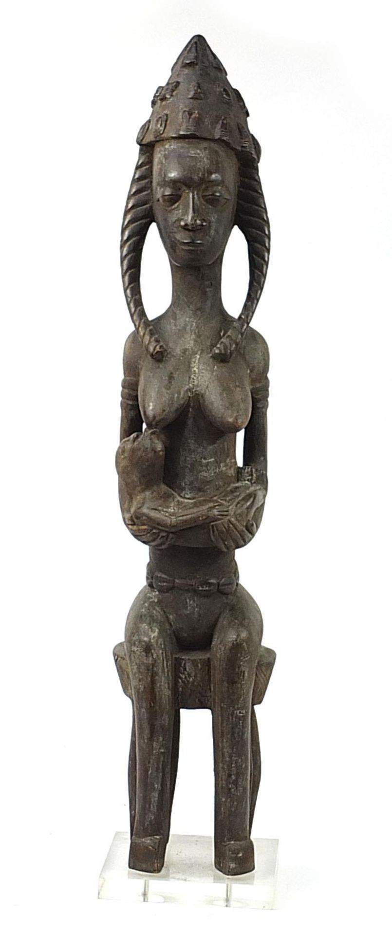 Large African Tribal interest carving of a nude tribeswoman feeding, probably from Western Sudan, - Image 2 of 6