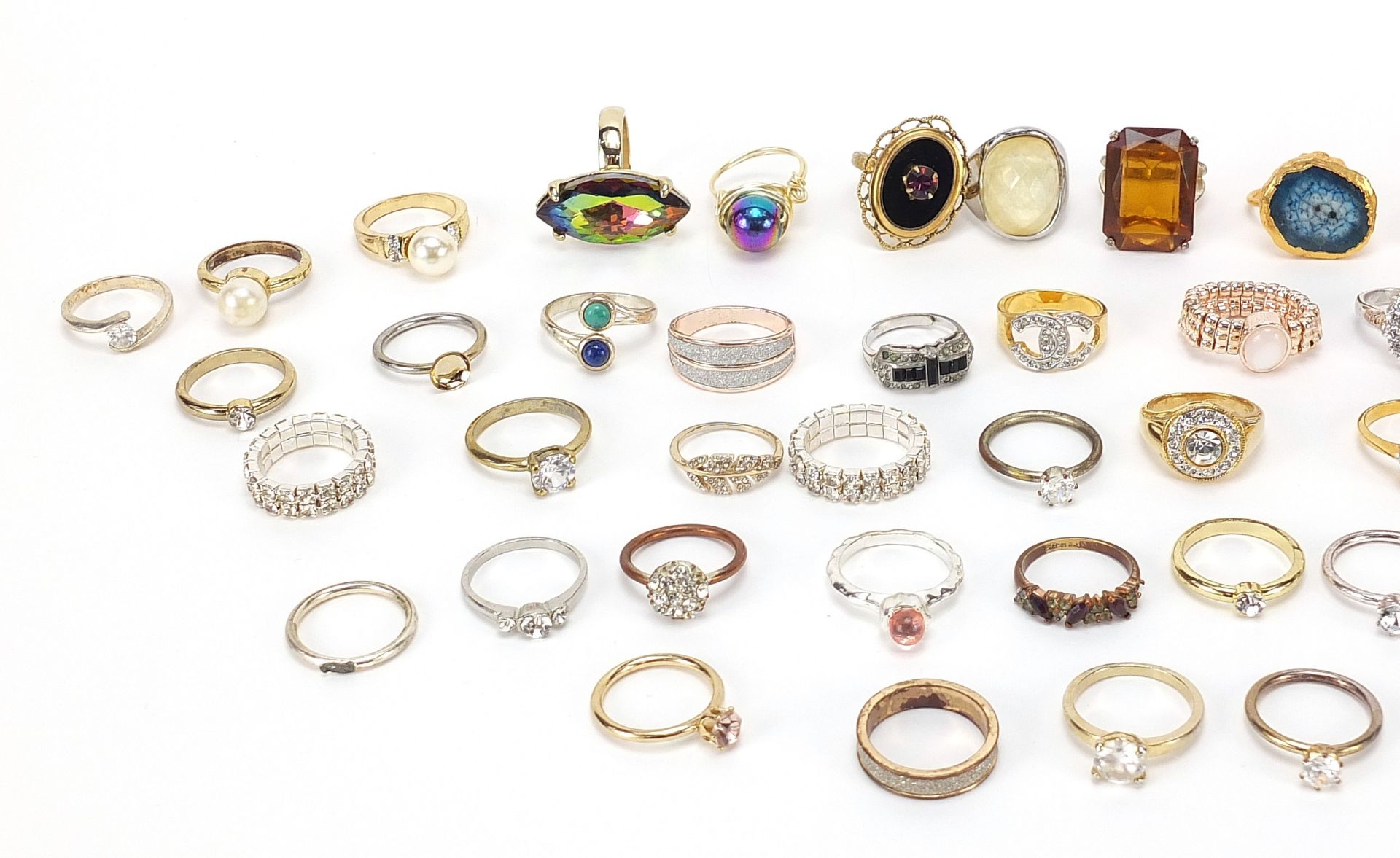 Large selection of costume jewellery rings, some set with colourful stones and glass, various sizes - Image 2 of 4