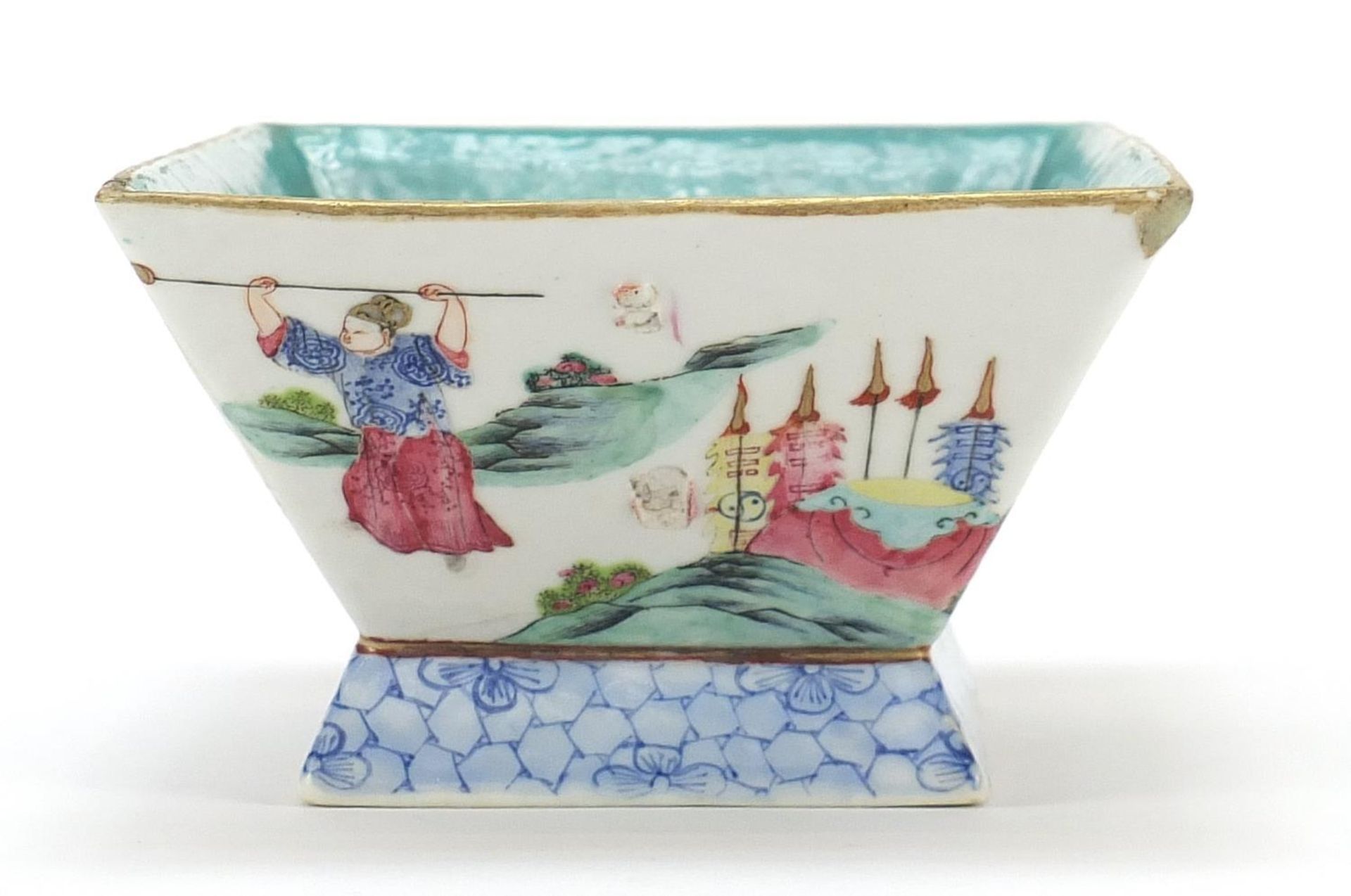 Chinese porcelain planter hand painted in the famille rose palette with warriors, red character mark - Image 4 of 10