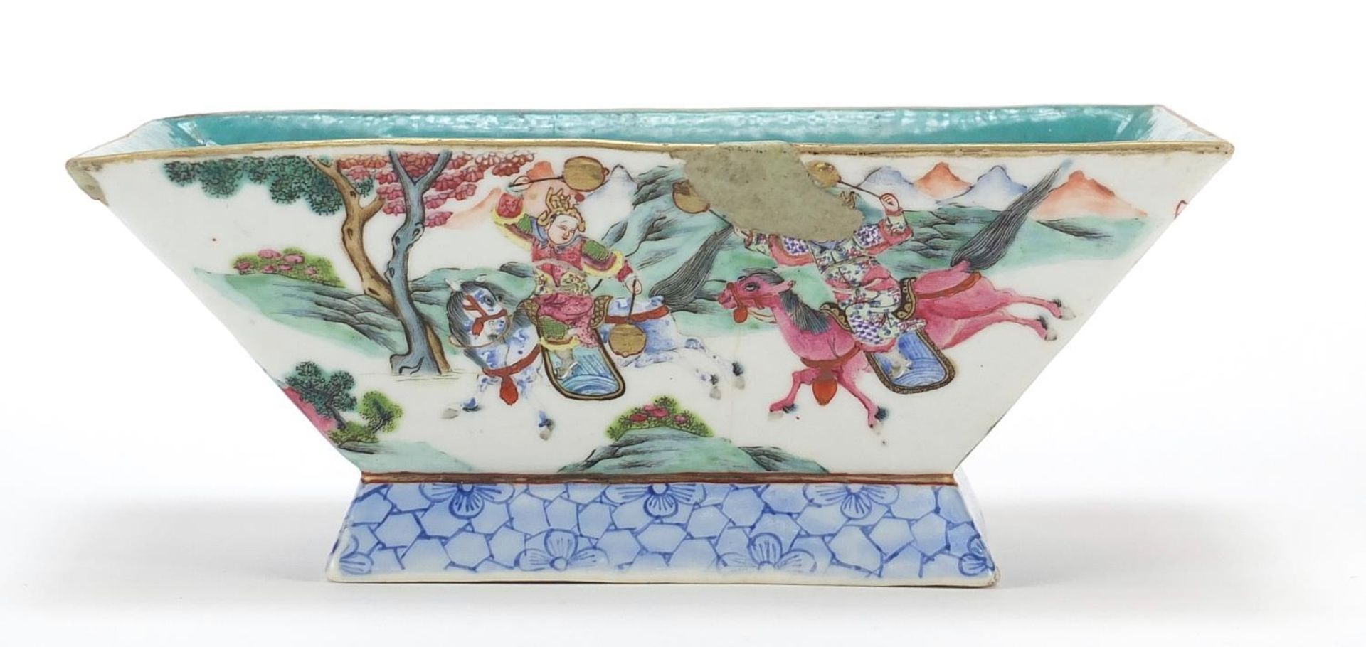 Chinese porcelain planter hand painted in the famille rose palette with warriors, red character mark - Image 5 of 10