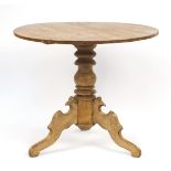 Victorian pine dining table with circular top, 80cm high x 94.5cm in diameter