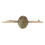 Antique 9ct gold scarab beetle brooch, possibly lava, 4.5cm wide, 4.5g