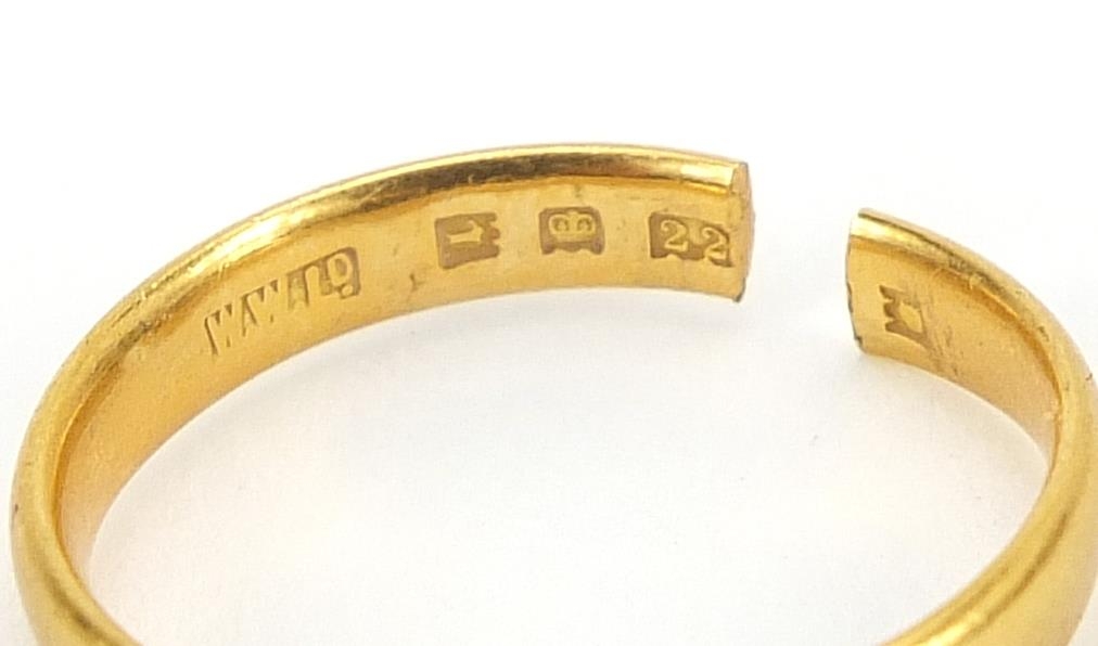 Two 22ct gold wedding bands, one broken, the other size K, total 3.2g - Image 6 of 6