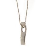 9ct white gold diamond pendant on a 9ct white gold necklace, 1.5cm high and 40cm in length, 1.6g