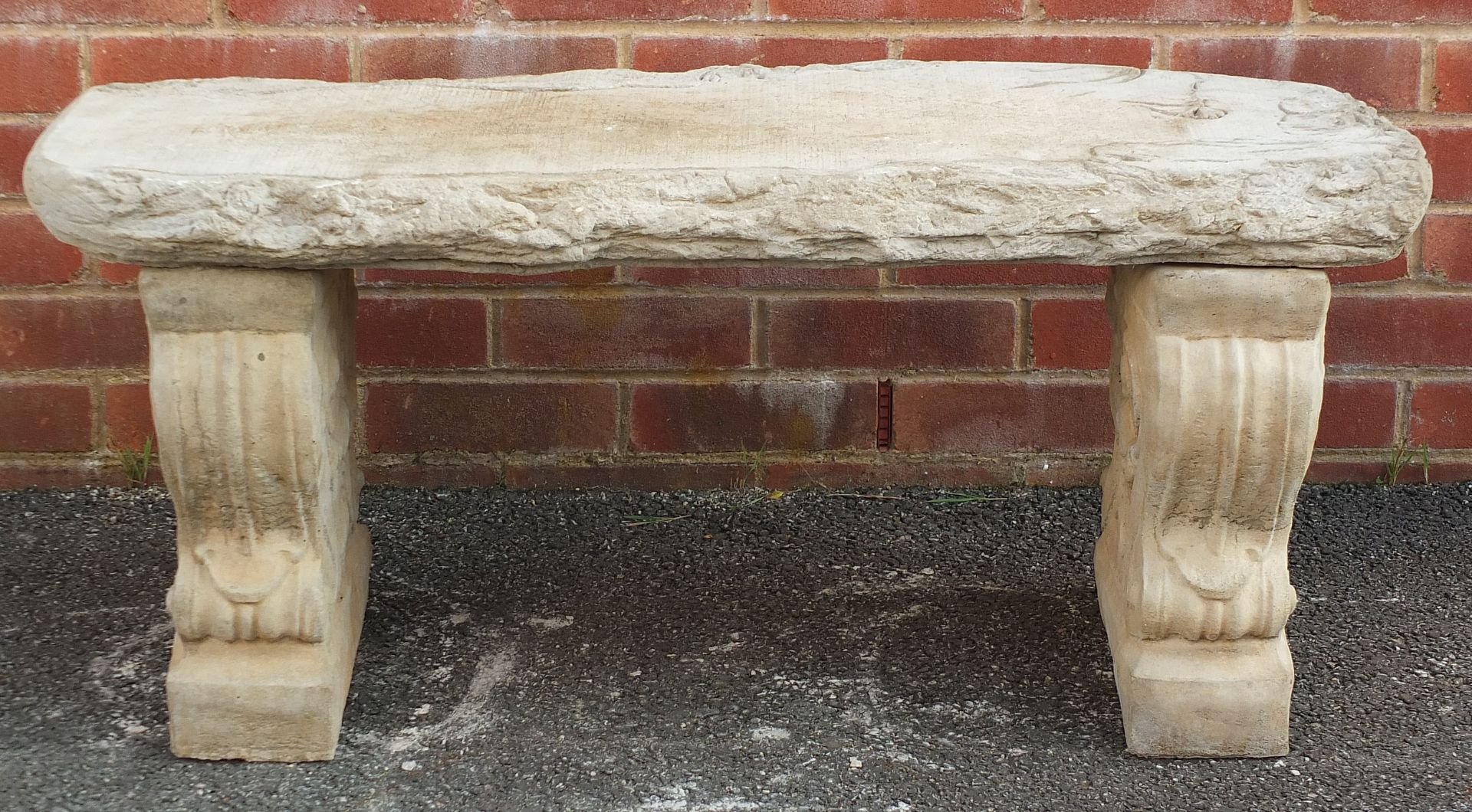 Stoneware garden bench with naturalistic top, 43cm high x 98cm wide - Image 3 of 3