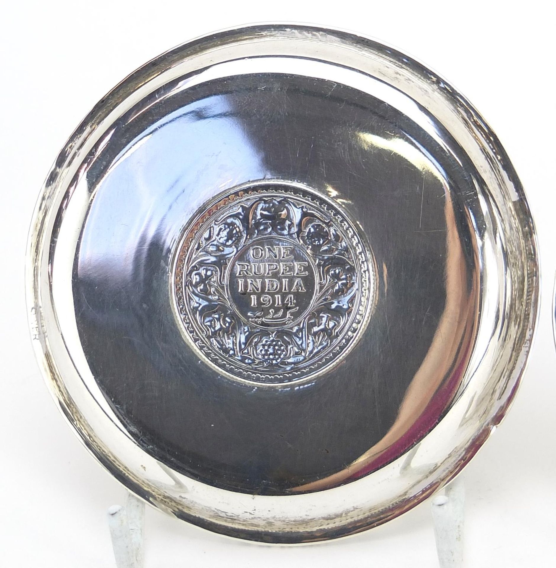 Two Indian silver one rupee coin dishes comprising 1888 and 1914, 8cm in diameter, 89.7g - Image 5 of 7
