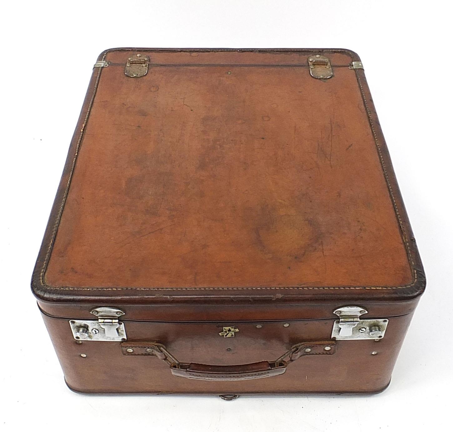 Vintage Rev Robe leather case impressed GP, 24cm H x 48.5cm W x 59cm D - Image 4 of 10