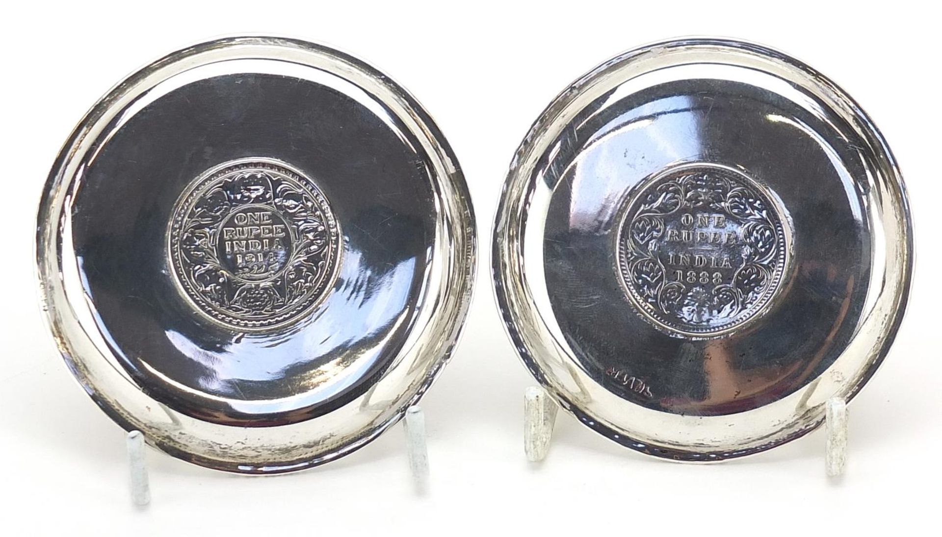 Two Indian silver one rupee coin dishes comprising 1888 and 1914, 8cm in diameter, 89.7g - Image 4 of 7