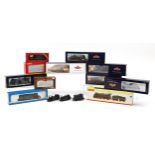 00 gauge model railway locomotives with boxes including Hornby, Airfix, Mainline and Bachmann