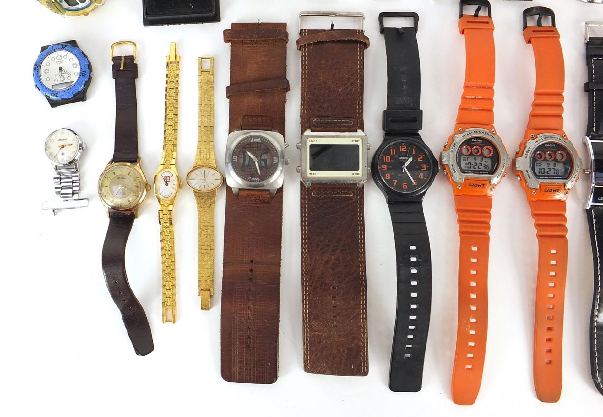 Wristwatches including Casio, Police and Fossil - Bild 4 aus 6