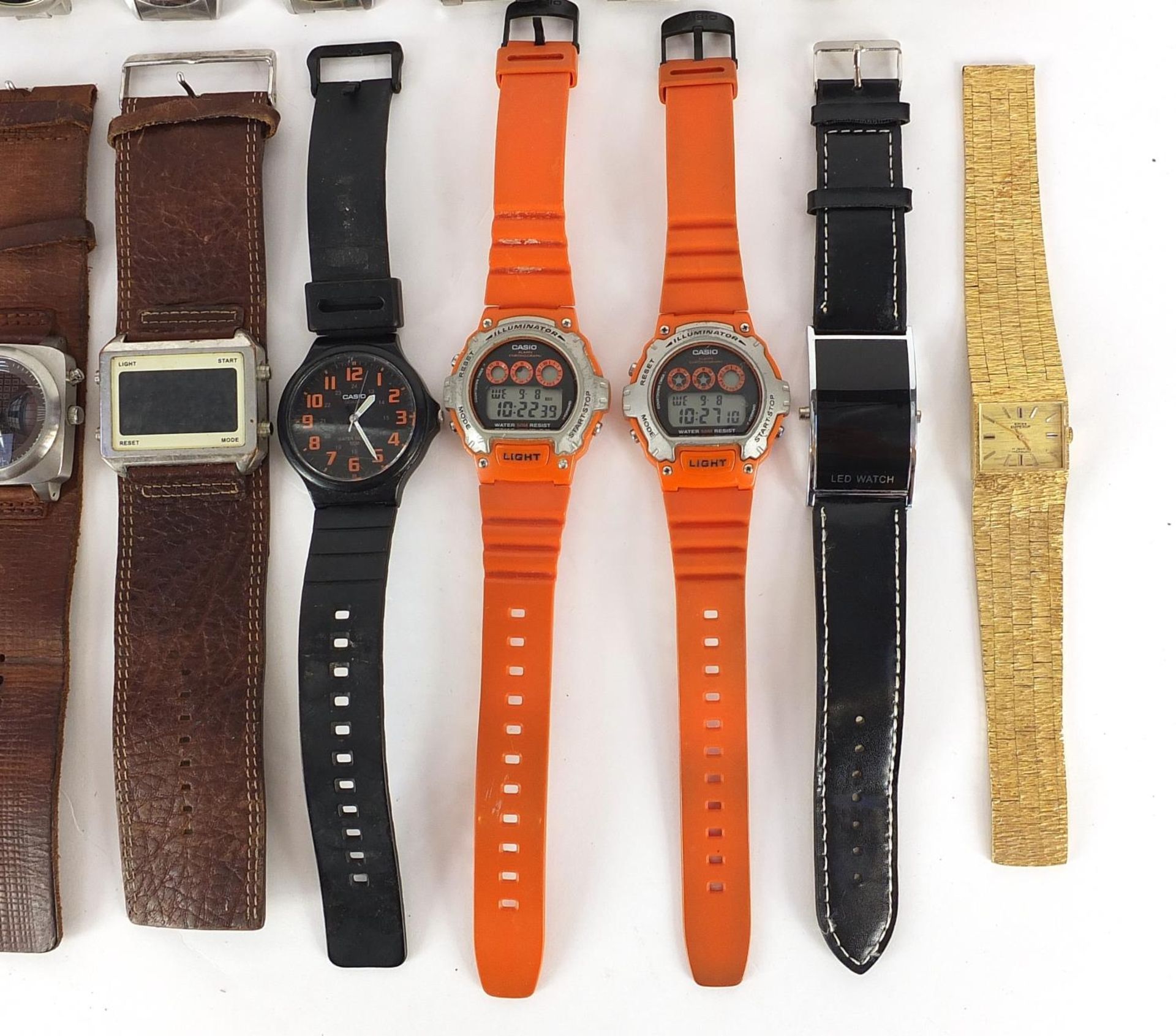 Wristwatches including Casio, Police and Fossil - Bild 5 aus 6