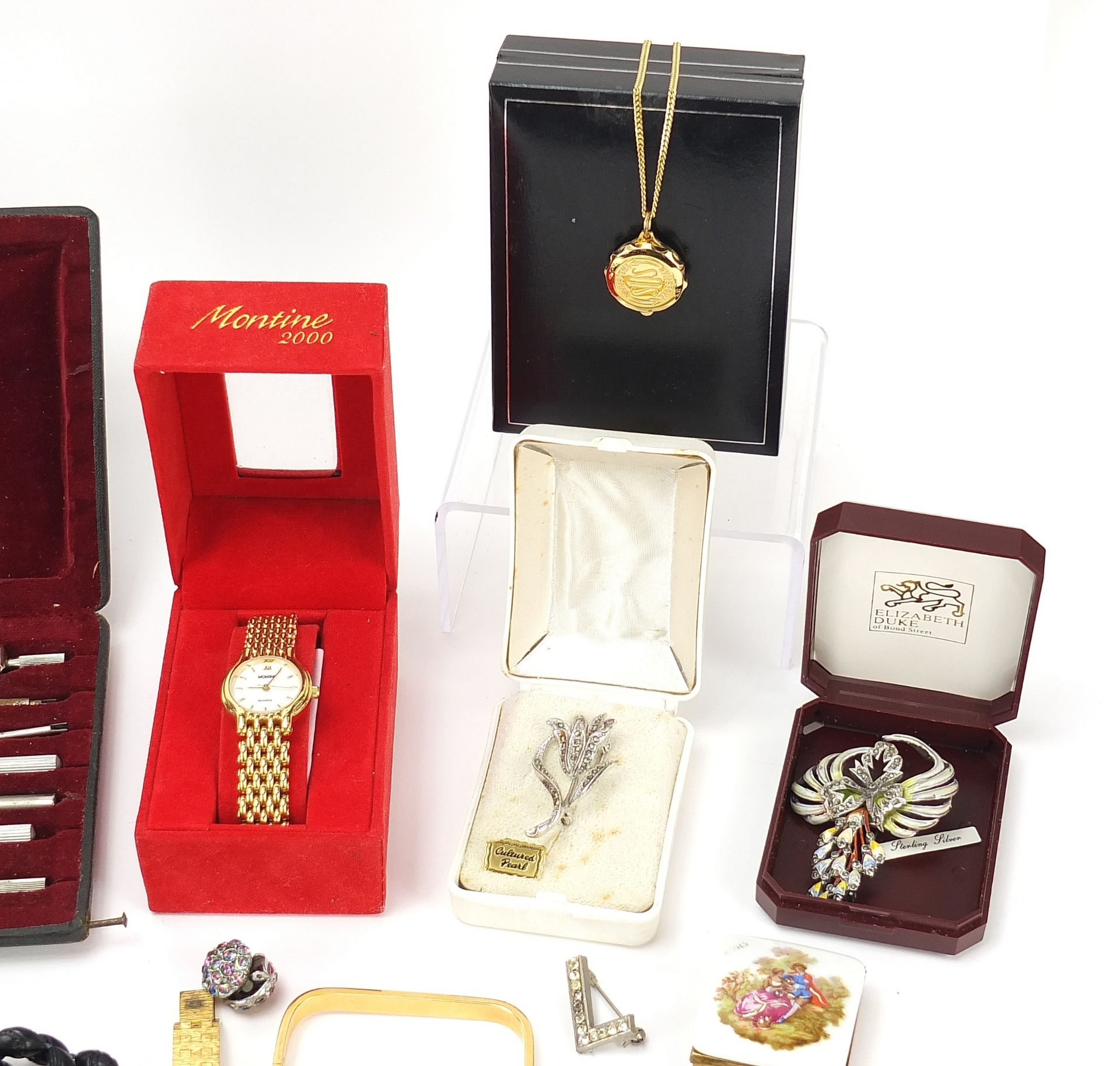 Vintage and later costume jewellery including ladies wristwatches, simulated pearls in a Lotus - Image 5 of 6