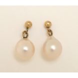 Pair of 9ct gold cultured pearl stud earrings, 7.5mm in diameter, 1.8g
