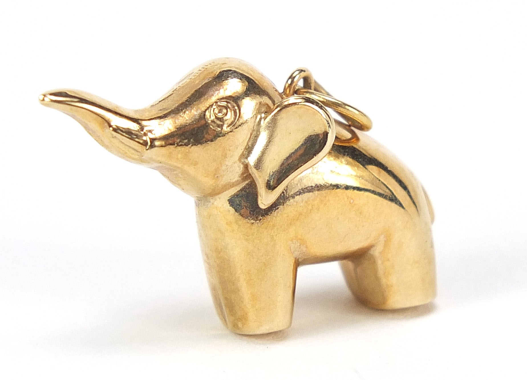 9ct gold elephant charm, 2.5cm in length, 1.4g