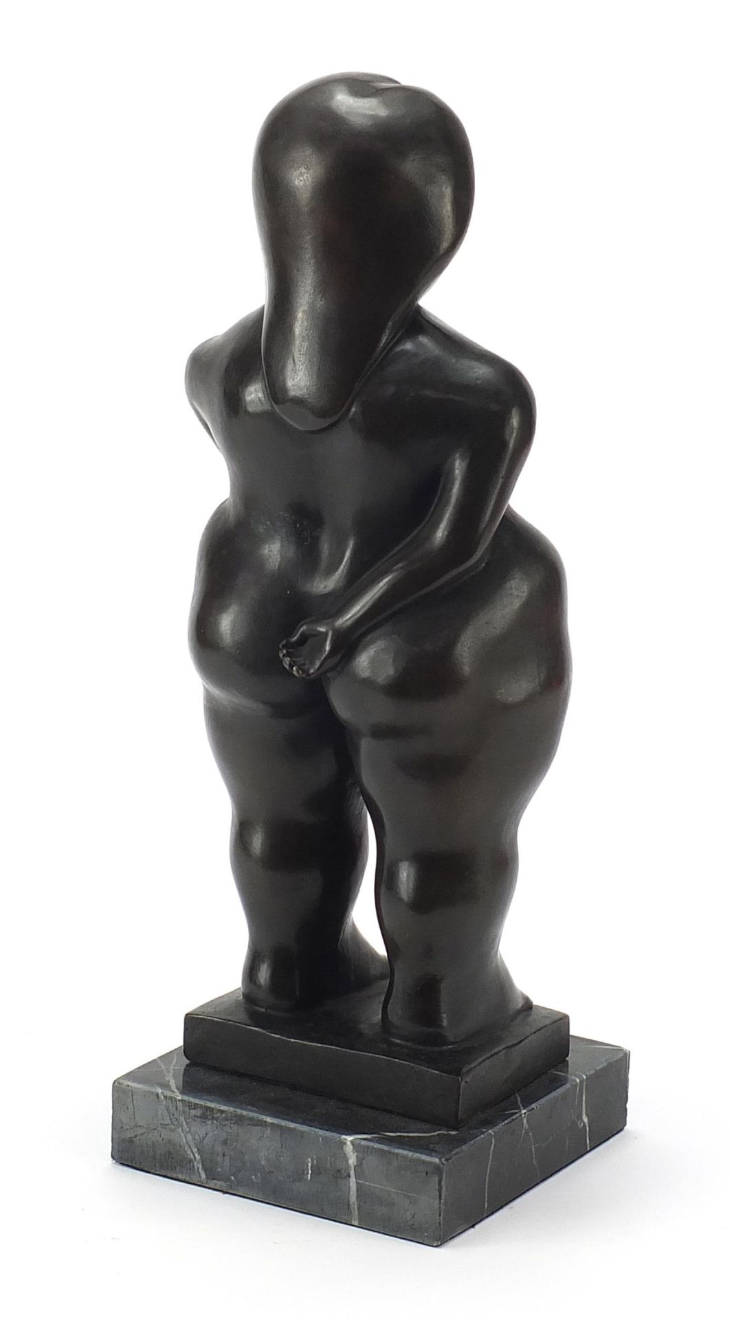 Patinated bronze study of a nude female in the style of Fernando Botero, raised on a square black - Bild 2 aus 3