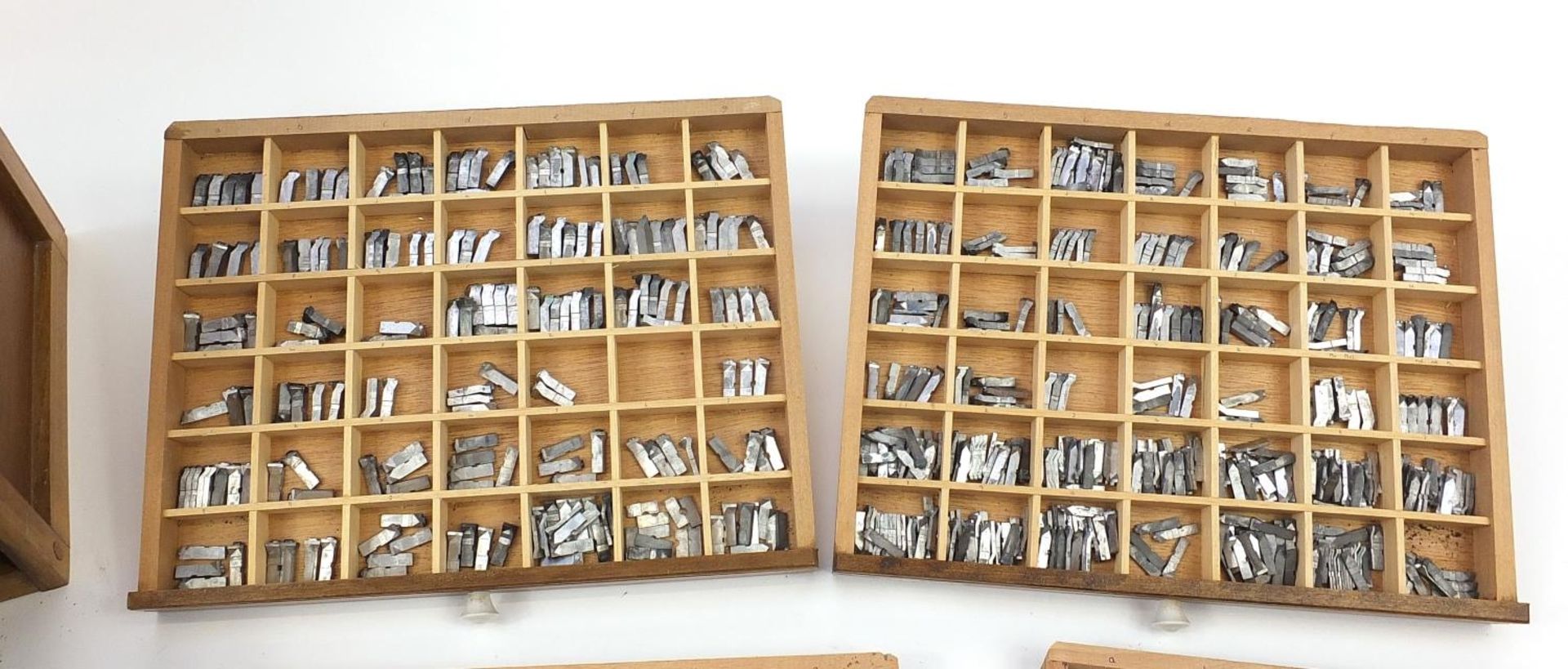 Large collection of metal printer's blocks letterpresses arranged in a six drawer table top cabinet - Image 3 of 6
