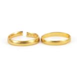 Two 22ct gold wedding bands, one broken, the other size K, total 3.2g