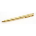 18ct gold Parker ballpoint pen with engine turned case, 24.2g