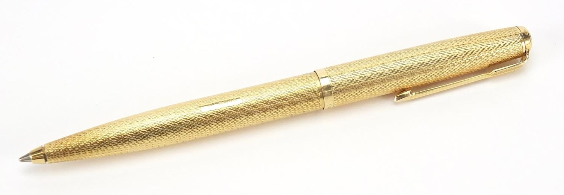 18ct gold Parker ballpoint pen with engine turned case, 24.2g