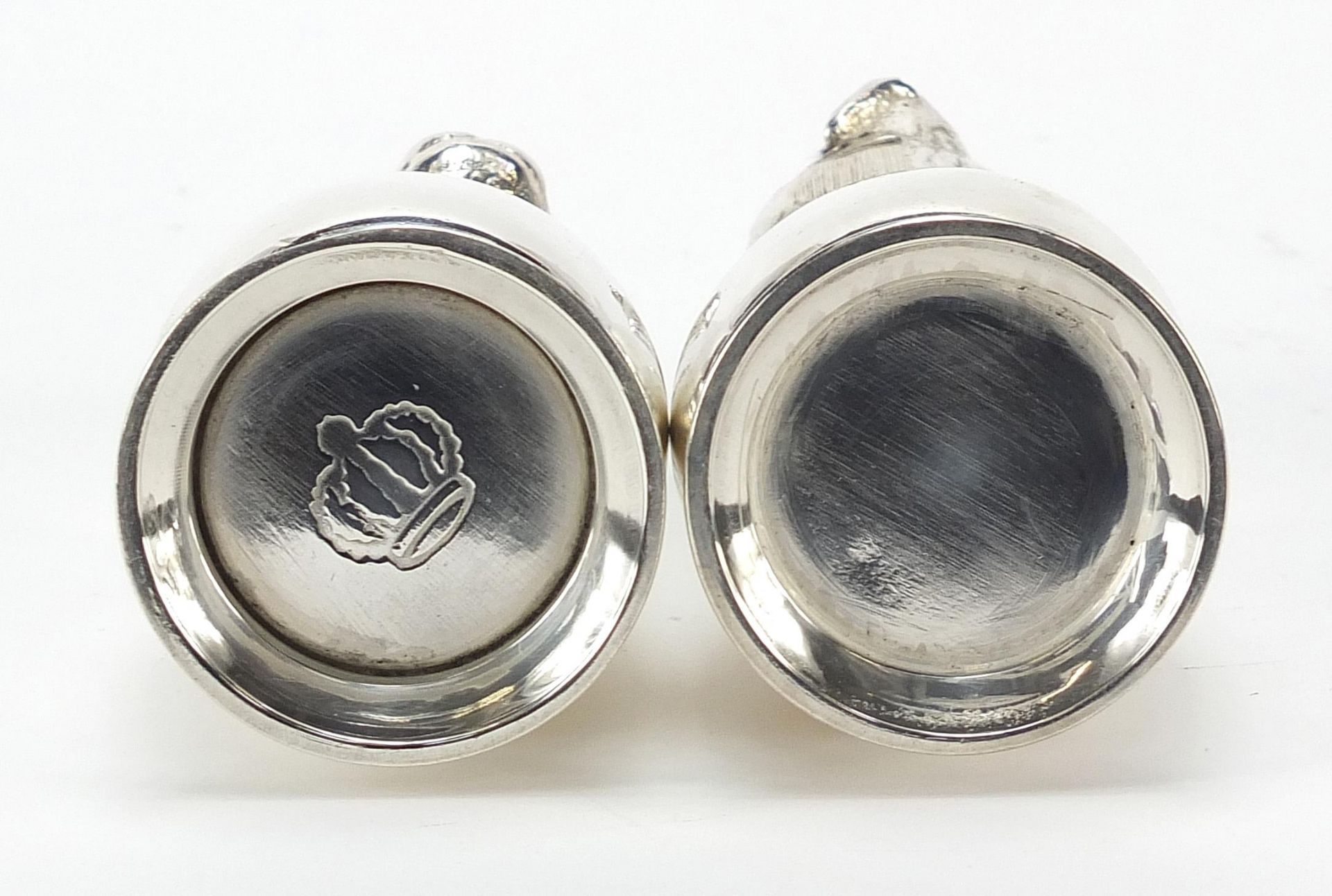 Pair of novelty silver plated casters in the form of a cat and dog, 11cm high - Image 3 of 4