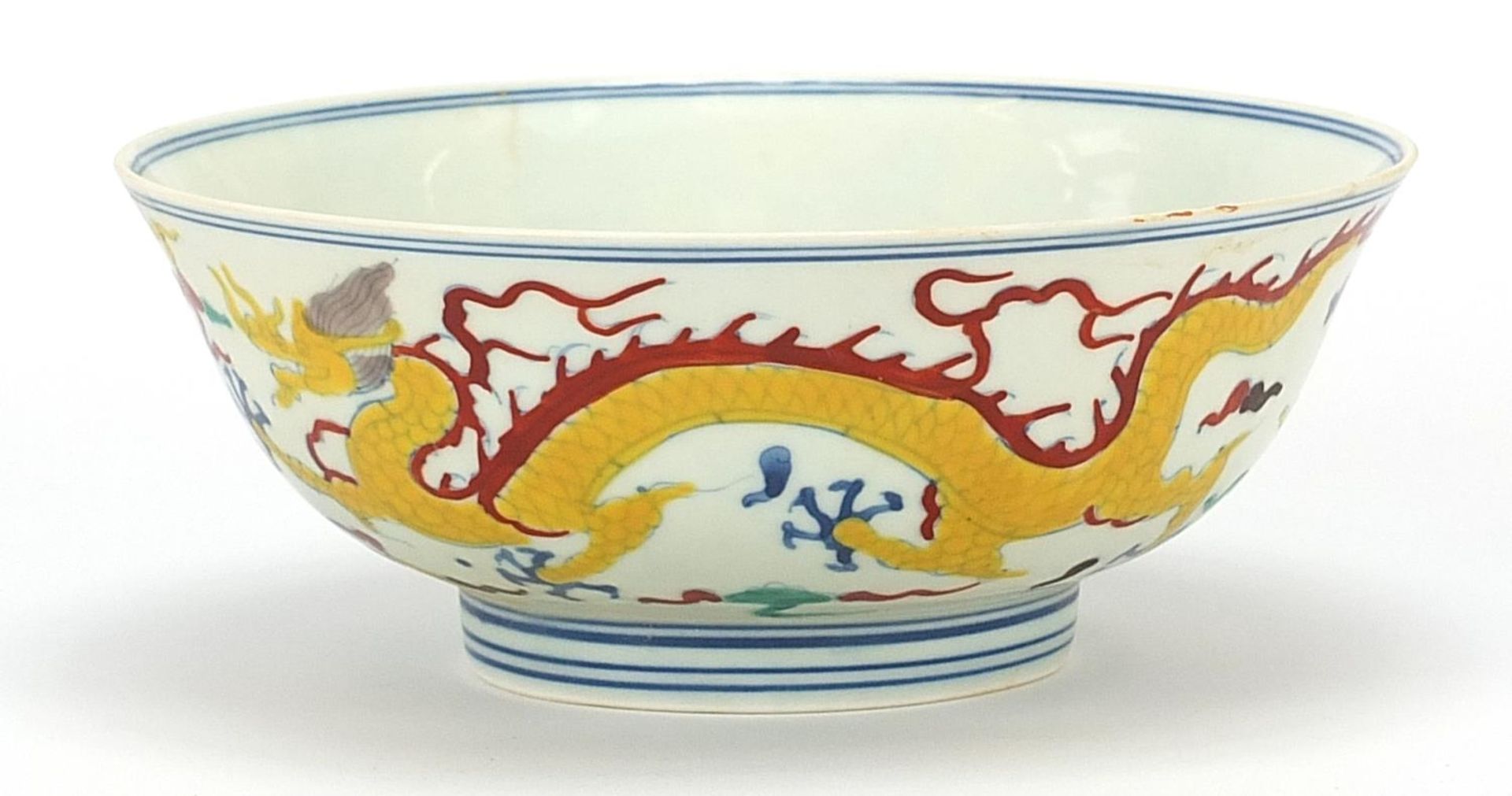Chinese porcelain bowl with dragons, six figure character marks to the base, 18.5cm in diameter