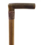 Malacca walking stick with horn handle and 9ct gold collar, 93cm in length