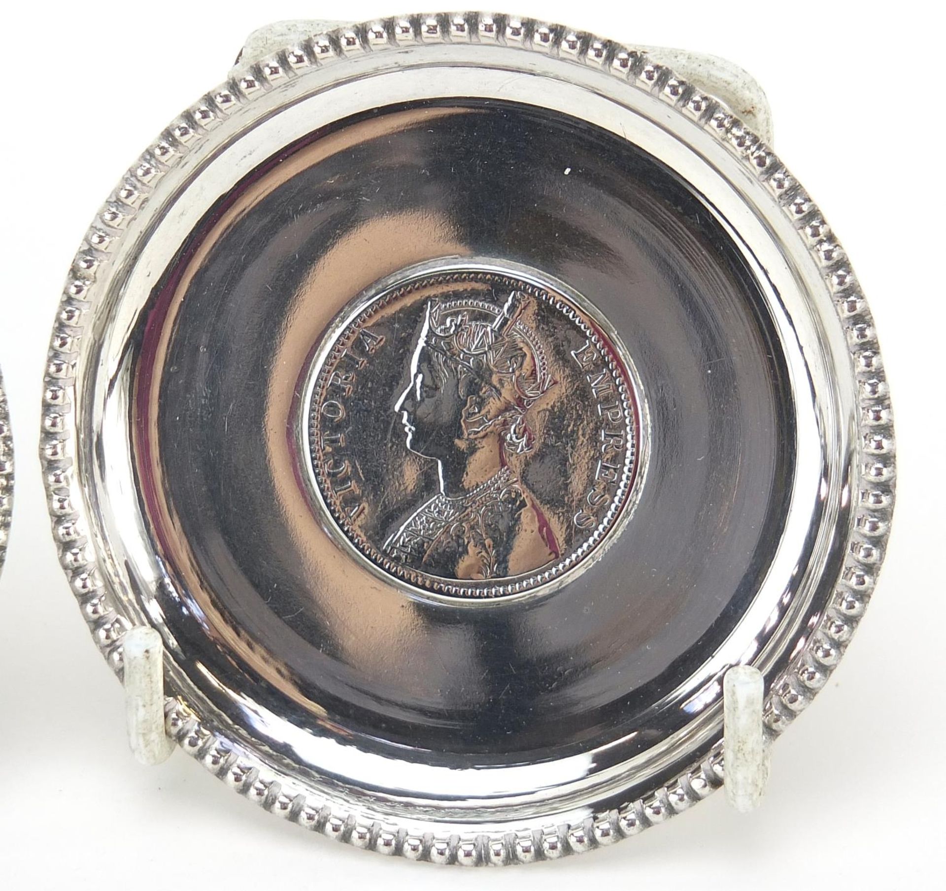 Two Indian silver one rupee coin dishes comprising 1888 and 1914, 8cm in diameter, 89.7g - Image 3 of 7