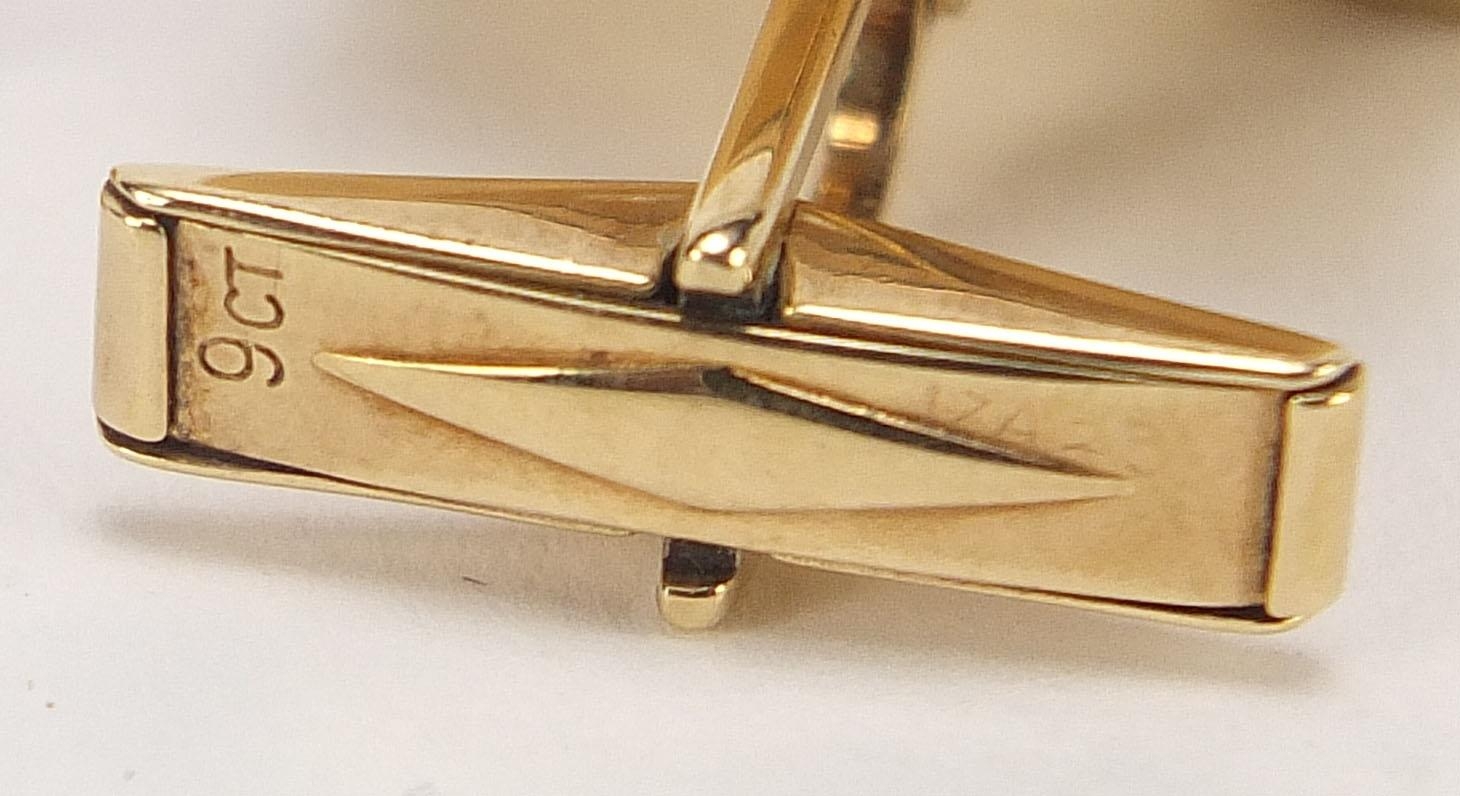 Pair of 9ct gold cufflinks, Sheffield 1981, 2cm x 2cm, 6.4g - this lot is sold without buyer's - Image 4 of 4