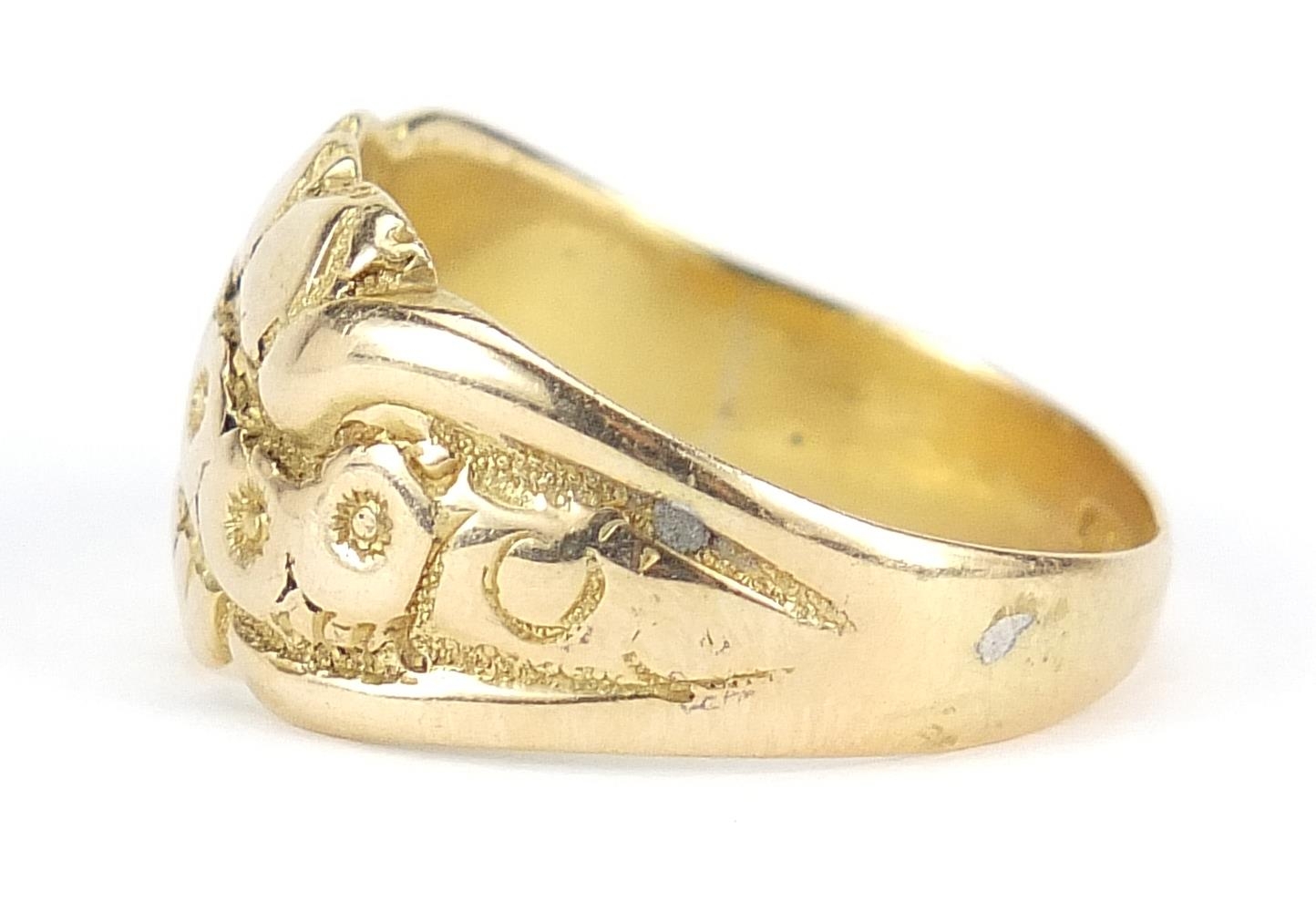 18ct gold ring with embossed decoration, indistinct marks, size S, 7.8g - this lot is sold without - Image 2 of 6