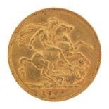 Edward VII 1907 gold sovereign - this lot is sold without buyer's premium