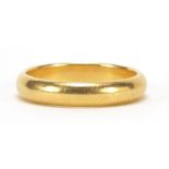 18ct gold wedding band, Birmingham 2001, size Q, 6.0g - this lot is sold without buyer's premium