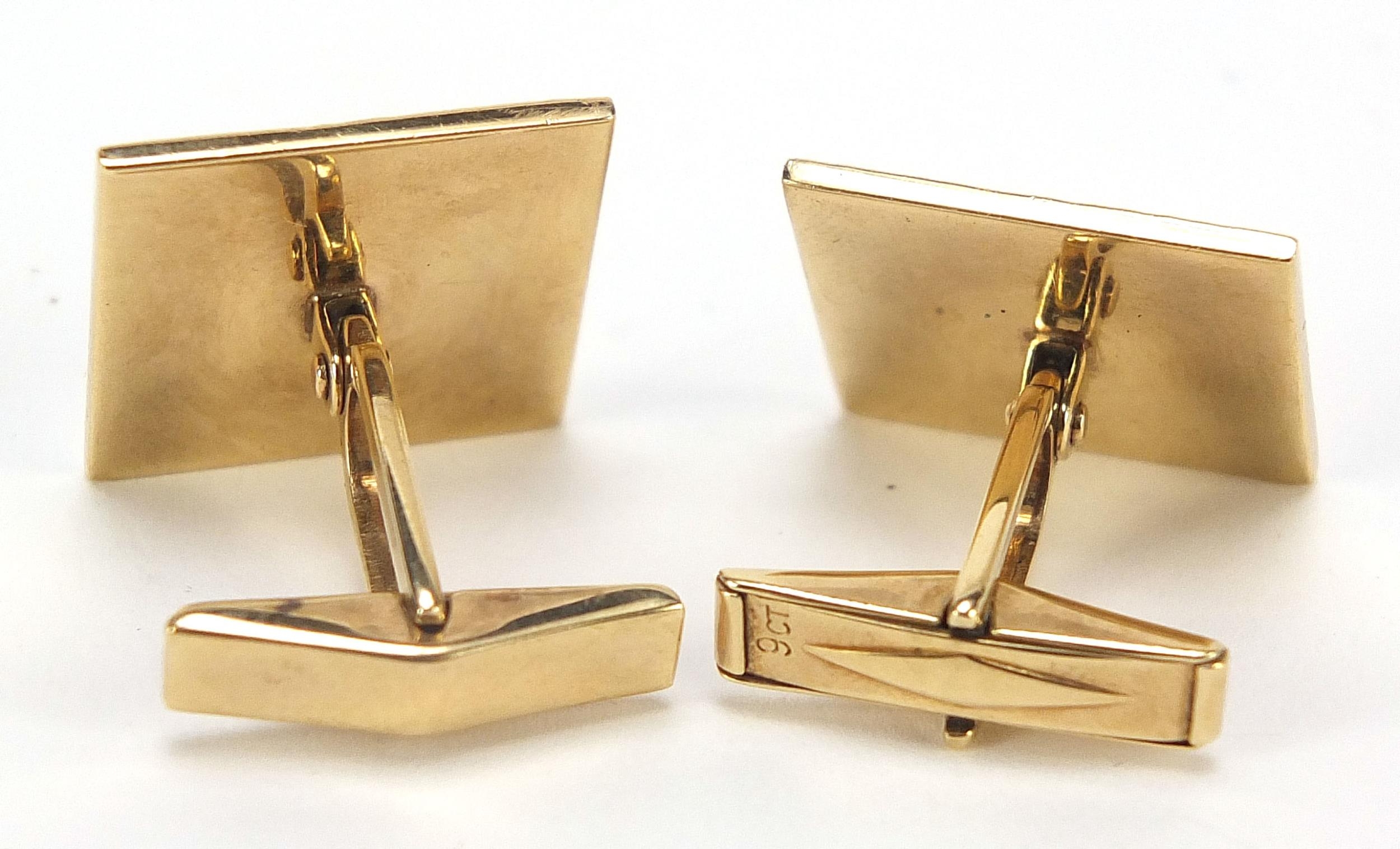 Pair of 9ct gold cufflinks, Sheffield 1981, 2cm x 2cm, 6.4g - this lot is sold without buyer's - Image 3 of 4