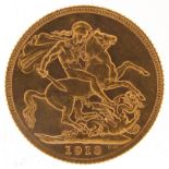 George V 1913 gold sovereign - this lot is sold without buyer's premium